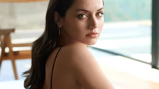 Η Ana de Armas είναι η νέα Global Brand Ambassador της Estée Lauder