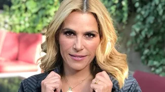 Τζένη Μπότση | Η κόρη της, Αλίκη, έκοψε για πρώτη φορά τα κατάξανθα, μακριά μαλλιά της