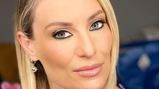 Ελεονώρα Μελέτη | Ποζάρει με μαγιό και μας δείχνει την αγαπημένη της καλοκαιρινή συνήθεια