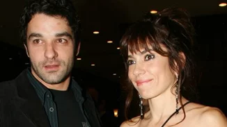 Μυρτώ Αλικάκη - Πέτρος Λαγούτης | Βραδινή έξοδος με τους δύο γοητευτικούς γιους τους