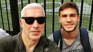 "Δε θυμάμαι τίποτα από το Euro 2004..." | O πανέμορφος γιος του Αντώνη Νικοπολίδη, Γιάννης, στην πρώτη του τηλεοπτική συνέντευξη