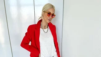 Σοφία Καρβέλα | Ποζάρει με ολόλευκα εσώρουχα και αποδεικνύει πως έχει το πιο γραμμωμένο σώμα