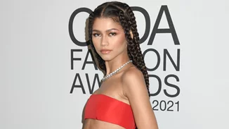 Η Zendaya έκανε απρόσμενη εμφάνιση στο Φεστιβάλ Coachella μαζί με τον Labrinth