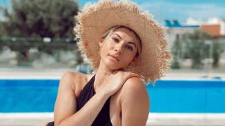 Η Όλγα Πηλιάκη δείχνει τις ραγάδες της στην πιο σέξι φωτογραφία της μέχρι στιγμής