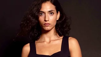 Η Μαρία Χάνου σε μία σπάνια βραδινή έξοδο με τους γονείς της, Ελισάβετ Κωνσταντινίδου και Ταξιάρχη Χάνο