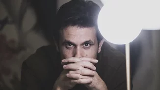 Ορφέας Αυγουστίδης | Ο ρόλος του ως μπαμπάς, η σχέση με τους γονείς του & η συνύπαρξη με τη μητέρα του στα γυρίσματα της σειράς "Σασμός"