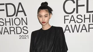 Έτσι θα φορέσουμε την κορδέλα στα μαλλιά μας την άνοιξη