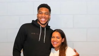 Οικογένεια Αντετοκούνμπο | Στο γήπεδο στα Σεπόλια - η σέξι εμφάνιση της Mariah με κοντό σορτς