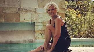 Η Κωνσταντίνα Μιχαήλ στα 55 της έχει ένα από τα πιο ωραία σώματα της ελληνικής showbiz