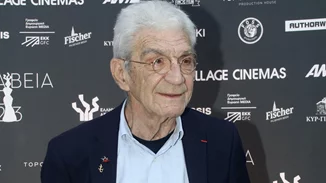 Αθηνά Μπουτάρη Λαλαούνη | Αυτή είναι η πανέμορφη εγγονή του Γιάννη Μπουτάρη - Η σπάνια δημόσια εμφάνιση παππού και εγγονής