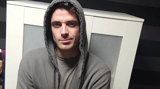 "Συγχωρέστε μου ένα αδικαιολόγητο βούρκωμα" | Ο Δημήτρης Γκοτσόπουλος αποχαιρετά τις "Άγριες Μέλισσες"