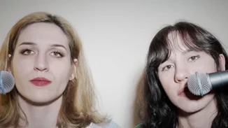 Οι κόρες του Γεράσιμου Σκιαδαρέση και της Μπέσυς Μάλφα είναι υπερταλέντα | Γνωρίστε τις "Σκιαδαρέσες"