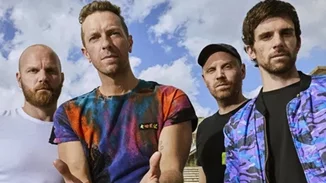 Coldplay: Όλα έτοιμα για τη μεγάλη συναυλία στο ΟΑΚΑ - Τα LED βραχιολάκια και τι απαγορεύεται