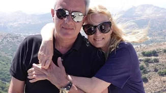 Νίκος Χαντζηνικολάου | Η σπάνια δημόσια εμφάνιση με την σύζυγό του στο Ηρώδειο