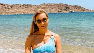 H Μάρα Ζαχαρέα φόρεσε το ψηλόμεσο μαγιό που χαρίζει ύψος