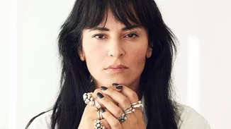 Ζενεβιέβ Μαζαρί | "Είχα διάφορα κόμπλεξ δικά μου. Έλεγαν στη μαμά μου ότι έχω καθυστέρηση"