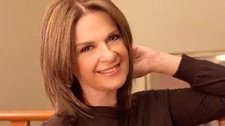 Η Πέγκυ Σταθακοπούλου φόρεσε το μπικίνι της και κολύμπησε στο ποτάμι της Πρέβελης