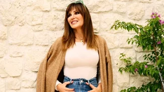 H Βίκυ Χατζηβασιλείου σε μία throwback φωτογραφία αγκαλιά με τον γιο της