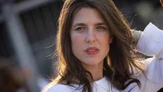 Το φόρεμα που επέλεξε η Charlotte Casiraghi για να γίνει νονά