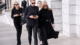 Μαρί Σαντάλ - Τατιάνα Μπλάτνικ | Η εμφάνισή τους στην Αθήνα μία μέρα πριν την κηδεία του τέως βασιλιά Κωνσταντίνου