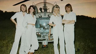 Σπάνια εμφάνιση: Οι ABBA ξανά μαζί 36 χρόνια μετά | Πώς είναι σήμερα οι διάσημοι σταρ;