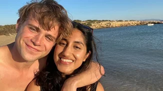 One Day | Το ελληνικό νησί στο οποίο γυρίστηκε ένα από τα επεισόδια της επιτυχημένης σειράς του Netflix