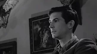 Άντονι Πέρκινς: Κακοποιήθηκε σεξουαλικά από την μητέρα του και υπέστη ηλεκτροσόκ λόγω της ομοφυλοφιλίας του