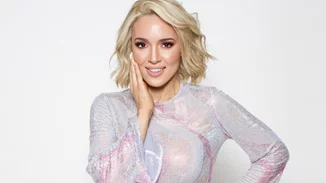 Καλομοίρα | Η γλυκιά φωτογραφία με την οικογένειά της και η πρώτη φορά που τα παιδιά της την είδαν on stage