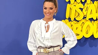 Η Βάσω Λασκαράκη καλωσορίζει τον Ιούνιο φορώντας μόνο το μπικίνι της