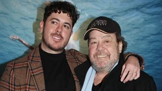 Μιχαήλ Βαρθακούρης | Ο γιος του Γιάννη Πάριου είναι ερωτευμένος με κόρη γνωστού ηθοποιού