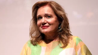 Η Μαρία Καβογιάννη φόρεσε το ιδανικό φόρεμα για γυναίκες άνω των 50 ετών