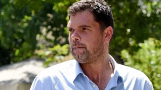 Ο Δημήτρης Παπανικολάου μιλάει για το φάσμα του αυτισμού στο οποίο βρίσκεται ο ίδιος αλλά και η κόρη του, Άρια Παπανικολάου