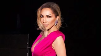 Δέσποινα Βανδή | Γυμνάζεται με τη βοήθεια του συντρόφου της κόρης της, Αλέξανδρου Πολυχρονιάδη, και τρελαίνει τους followers της με το καλλίγραμμο σώμα της