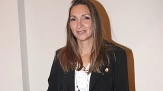 H Φανή Χαλκιά σε μία σπάνια δημόσια εμφάνιση με τα παιδιά της και τον γοητευτικό της σύζυγο, Λούη Καραμάνο