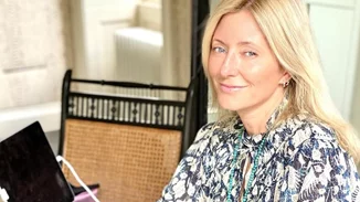 Marie Chantal | Απολαμβάνοντας το φως της αυγουστιάτικης πανσελήνου στις Σπέτσες - Εικόνα