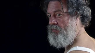 "Maestro" | O Γιάννης Τσορτέκης έμεινε κάτω από το νερό για 40 ολόκληρα λεπτά, για τις ανάγκες μίας συγκλονιστικής σκηνής