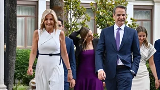 "Είσαι το στήριγμα μου…" | Η Μαρέβα Γκραμπόφσκι Μητσοτάκη έχει τα γενέθλιά της και ο Κυριάκος Μητσοτάκης της ευχήθηκε με μία φωτογραφία