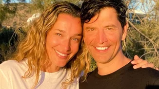 Μαυρισμένοι και πιο ευτυχισμένοι από ποτέ | Η ρομαντική selfie του Σάκη Ρουβά και της Κάτιας Ζυγούλη από την απόδρασή τους στη Μήλο