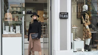 Πώς θα είσαι chic αυτή τη σεζόν | Οι πιο κομψές επιλογές σε ρούχα και αξεσουάρ