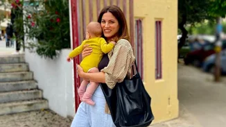 Η Μαίρη Συνατσάκη σε σπάνια δημόσια εμφάνιση με την κόρη της