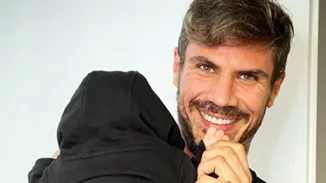 Άκης Πετρετζίκης | Φωτογραφίζει τον γλυκύτατο γιο του στα χιόνια και ενθουσιάζει το Instagram