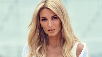 Για μία φωτογραφία με μαγιό | Η σεξιστική επίθεση στην Κωνσταντίνα Σπυροπούλου και η απάντησή της