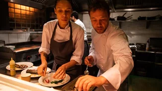 "Σημείο Βρασμού" ή όταν οι κουζίνες και οι άνθρωποί τους καίνε λάδια