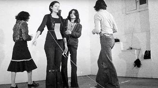 Συγκλονιστικό πείραμα | Όταν η Μαρίνα Αμπράμοβιτς άφησε το γυμνό κορμί της έρμαιο στα χέρια αγνώστων