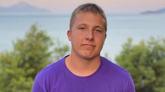 Από τη Ναύπακτο στο Χάρβαρντ, με πλήρης υποτροφία, διαβάζοντας μόνος στο σπίτι