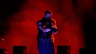 O Drake έγραψε το πρώτο του βιβλίο ποίησης