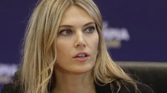 "Οι χαρακτηρισμοί – πανέμορφη, χυδαία, ξεδιάντροπη, αλαζονική, διαπλεκόμενη, βρώμικη Εύα Καϊλή – είναι δικοί μου, μια προσωπική αξιολόγηση"