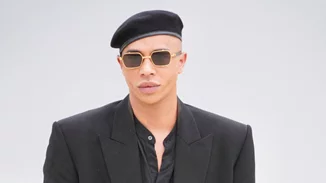 Περισσότερες από 50 δημιουργίες του οίκου Balmain εκπλάπησαν λίγο πριν την Paris Fashion Week