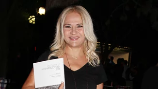 Μπέσυ Μάλφα | Η σπάνια φωτογραφία με τον κούκλο γιο της, από τις διακοπές τους στη Λέσβο