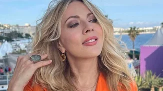 Σμαράγδα Καρύδη | Ο ξέφρενος χορός της με την Ευγενία Σαμαρά στον γάμο της Φωτεινής Αθερίδου